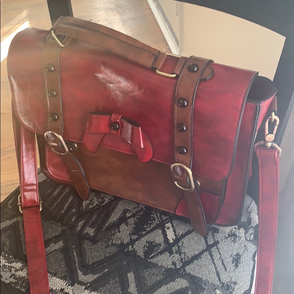 Leathet satchel